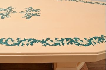 中古　フランス高級家具　八角形の天板が珍しい!お洒落なデザインが魅力の大型ダイニングテーブル(4人掛け、6人掛け、食卓)(定価約130万円)(R-053090)