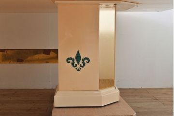 中古　フランス高級家具　八角形の天板が珍しい!お洒落なデザインが魅力の大型ダイニングテーブル(4人掛け、6人掛け、食卓)(定価約130万円)(R-053090)