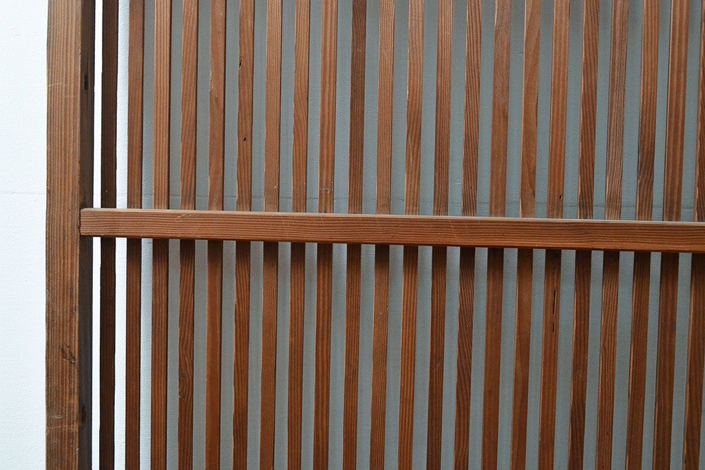 アンティーク建具　整然と並ぶ格子の美しさが魅力的な格子戸1枚(引き戸、建具)(R-053097)