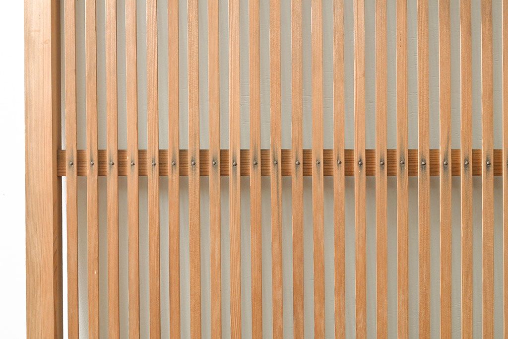 アンティーク建具　整然と並ぶ格子が和の風情を漂わせる格子戸1枚(引き戸、建具)(R-053098)