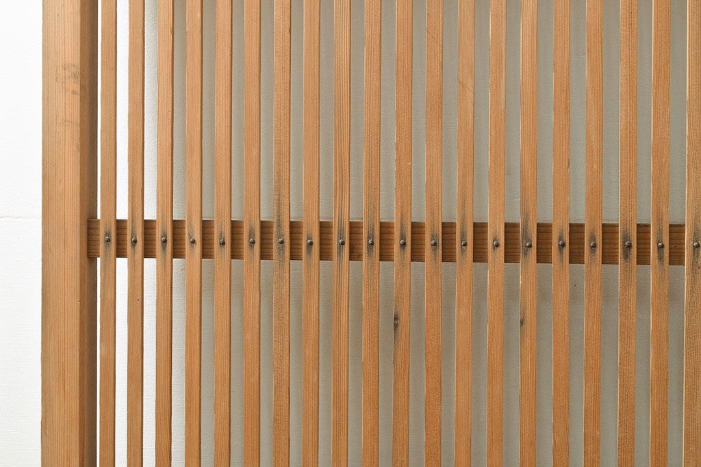 アンティーク建具　整然と並ぶ格子が和の風情を漂わせる格子戸1枚(引き戸、建具)(R-053098)
