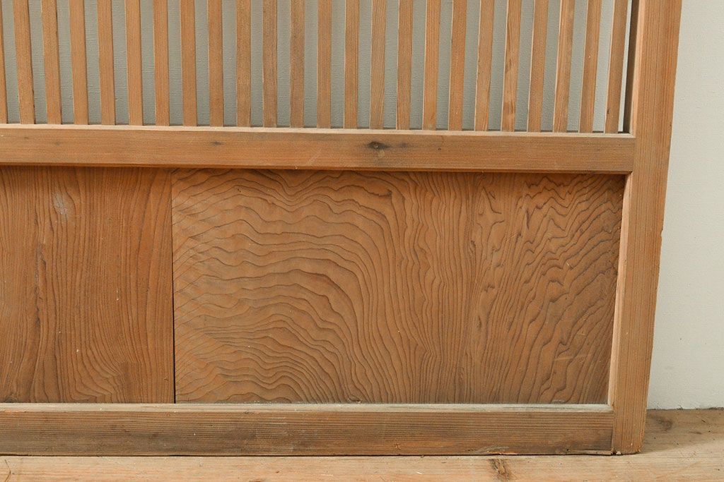アンティーク建具　整然と並ぶ格子が和の風情を漂わせる格子戸1枚(引き戸、建具)(R-053098)