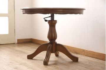 中古　イタリア製　美しい曲線のデザインが魅力的なリフティングテーブル(ダイニングテーブル、ラウンドテーブル)(R-053113)