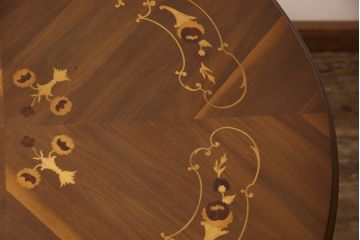 中古　イタリア製　美しい曲線のデザインが魅力的なリフティングテーブル(ダイニングテーブル、ラウンドテーブル)(R-053113)