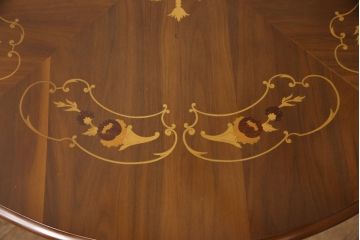 中古　イタリア製　美しい曲線のデザインが魅力的なリフティングテーブル(ダイニングテーブル、ラウンドテーブル)(R-053113)