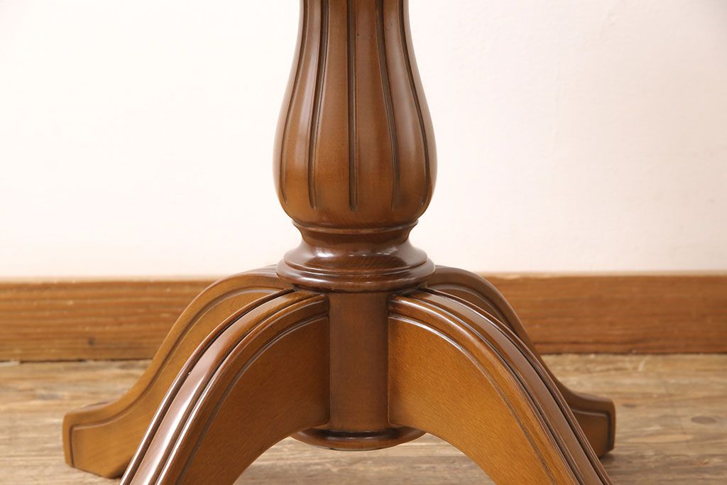 中古　イタリア製　美しい曲線のデザインが魅力的なリフティングテーブル(ダイニングテーブル、ラウンドテーブル)(R-053113)