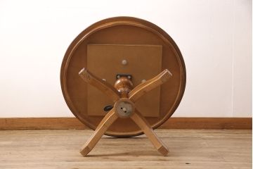 中古　イタリア製　美しい曲線のデザインが魅力的なリフティングテーブル(ダイニングテーブル、ラウンドテーブル)(R-053113)