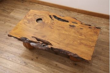 中古　美品　上手物　つまった杢目が美しい小振りな屋久杉座卓(ローテーブル、センターテーブル)(R-053115)