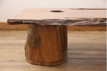中古　美品　上手物　つまった杢目が美しい小振りな屋久杉座卓(ローテーブル、センターテーブル)(R-053115)