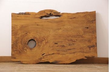 中古　美品　上手物　つまった杢目が美しい小振りな屋久杉座卓(ローテーブル、センターテーブル)(R-053115)