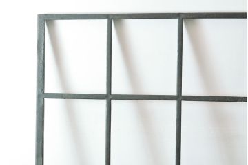 フランスアンティーク　鋳物　レア品!小窓が付いた珍しいデザインが魅力の格子(格子窓、明り取り、明かり取り、建具、ディスプレイ)(R-053119)