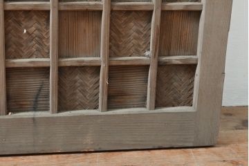 アンティーク建具　ダイヤガラス　枡格子に施された凝った意匠がアクセントになるガラス戸1枚(引き戸、建具)(R-053120)