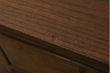 イギリスアンティーク　オーク材　古い木の質感が味わいのある空間を演出するサイドボード(収納棚、戸棚、キャビネット)(R-053124)