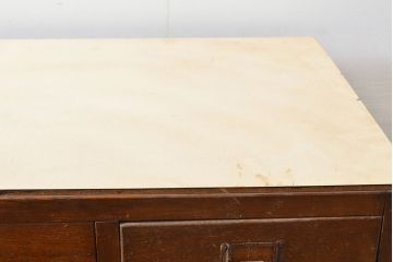 和製アンティーク　前面ナラ材　48杯　ネームプレート付き　収納力抜群!レトロな佇まいが魅力的なチェスト(引き出し、サイドボード)(R-053125)