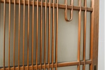 アンティーク建具　一風変わった凝ったつくりが魅力的なガラス戸1枚(引き戸、建具)(R-053127)