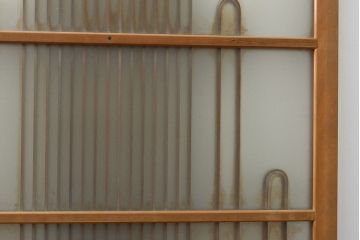 アンティーク建具　一風変わった凝ったつくりが魅力的なガラス戸1枚(引き戸、建具)(R-053127)