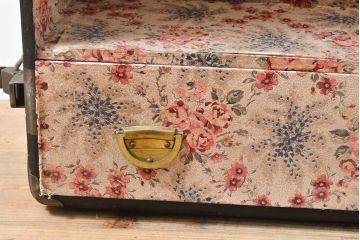和製アンティーク　レトロな花柄がかわいらしい船トランク(R-053129)