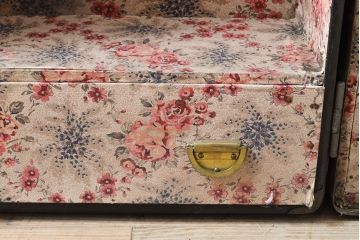 和製アンティーク　レトロな花柄がかわいらしい船トランク(R-053129)