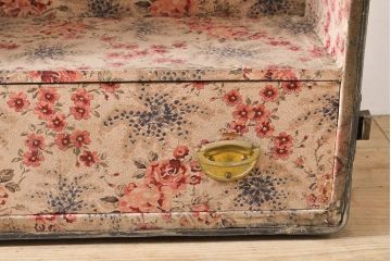 和製アンティーク　レトロな花柄がかわいらしい船トランク(ローテーブル、センターテーブル、収納)(R-053129)