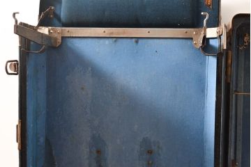 和製アンティーク　レトロな雰囲気のディスプレイとしてもおすすめな船トランク(R-053130)