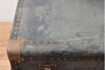 和製アンティーク　レトロな雰囲気のディスプレイとしてもおすすめな船トランク(ローテーブル、センターテーブル、収納)(R-053130)