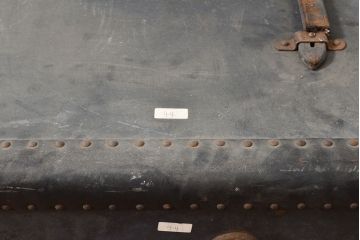 和製アンティーク　レトロな雰囲気のディスプレイとしてもおすすめな船トランク(ローテーブル、センターテーブル、収納)(R-053130)