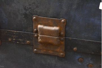 和製アンティーク　レトロな雰囲気のディスプレイとしてもおすすめな船トランク(ローテーブル、センターテーブル、収納)(R-053130)