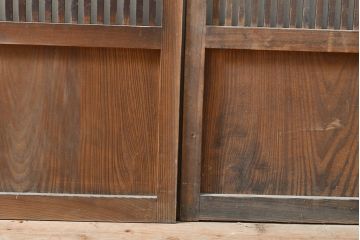 アンティーク建具　昭和初期　経年を感じる木の風合いが味わい深い幅狭格子戸2枚セット(引き戸、帯ガラス戸)(R-053132)