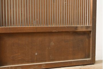 アンティーク建具　昭和初期　幅狭　整然と並ぶ細い縦桟が涼し気な雰囲気を醸し出す格子戸2枚セット(引き戸)(R-053133)