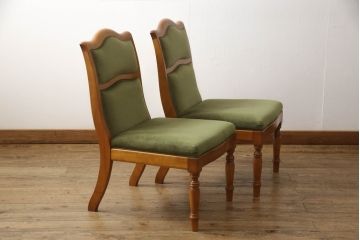 中古　美品　横浜クラシック家具　ダニエル(daniel)　A-543　クラシカルな佇まいが目を引くLDサイドチェア2脚セット(ダイニングチェア、椅子)(定価2脚で約41万円)(R-053135)