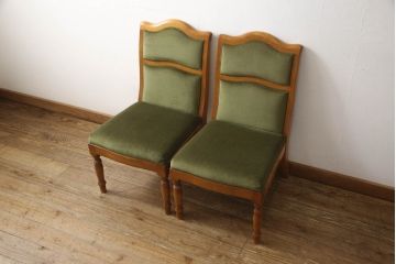 中古　美品　横浜クラシック家具　ダニエル(daniel)　A-543　クラシカルな佇まいが目を引くLDサイドチェア2脚セット(ダイニングチェア、椅子)(定価2脚で約41万円)(R-053135)