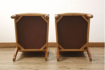 中古　美品　横浜クラシック家具　ダニエル(daniel)　A-543　クラシカルな佇まいが目を引くLDサイドチェア2脚セット(ダイニングチェア、椅子)(定価2脚で約41万円)(R-053136)