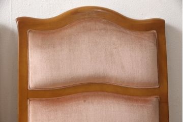 中古　美品　横浜クラシック家具　ダニエル(daniel)　A-543　クラシカルな佇まいが目を引くLDサイドチェア2脚セット(ダイニングチェア、椅子)(定価2脚で約41万円)(R-053137)