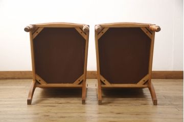 中古　美品　横浜クラシック家具　ダニエル(daniel)　A-543　クラシカルな佇まいが目を引くLDサイドチェア2脚セット(ダイニングチェア、椅子)(定価2脚で約41万円)(R-053137)