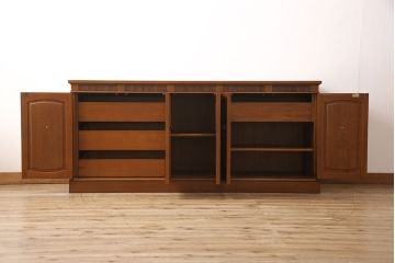 中古　美品　DREXEL HERITAGE(ドレクセルヘリテイジ)　Triune(トライユン)　優雅な佇まいが魅力のクリデンザキャビネット(クレデンザ、サイドボード、リビングボード)(定価約66万円)(R-053139)