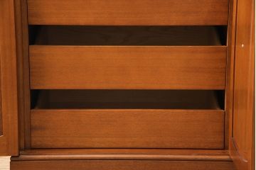 中古　美品　DREXEL HERITAGE(ドレクセルヘリテイジ)　Triune(トライユン)　優雅な佇まいが魅力のクリデンザキャビネット(クレデンザ、サイドボード、リビングボード)(定価約66万円)(R-053139)