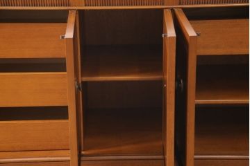 中古　美品　DREXEL HERITAGE(ドレクセルヘリテイジ)　Triune(トライユン)　優雅な佇まいが魅力のクリデンザキャビネット(クレデンザ、サイドボード、リビングボード)(定価約66万円)(R-053139)