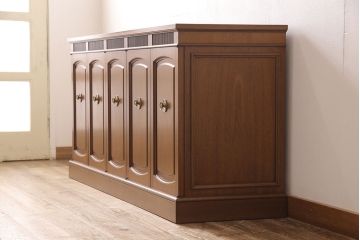 中古　美品　DREXEL HERITAGE(ドレクセルヘリテイジ)　Triune(トライユン)　優雅な佇まいが魅力のクリデンザキャビネット(クレデンザ、サイドボード、リビングボード)(定価約66万円)(R-053139)