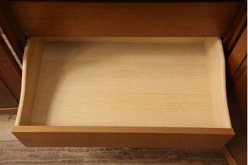 中古　美品　DREXEL HERITAGE(ドレクセルヘリテイジ)　Triune(トライユン)　優雅な佇まいが魅力のクリデンザキャビネット(クレデンザ、サイドボード、リビングボード)(定価約66万円)(R-053139)