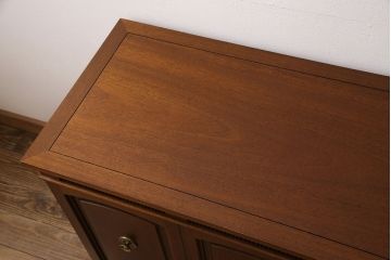 中古　美品　DREXEL HERITAGE(ドレクセルヘリテイジ)　Triune(トライユン)　優雅な佇まいが魅力のクリデンザキャビネット(クレデンザ、サイドボード、リビングボード)(定価約66万円)(R-053139)