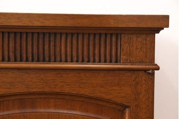 中古　美品　DREXEL HERITAGE(ドレクセルヘリテイジ)　Triune(トライユン)　優雅な佇まいが魅力のクリデンザキャビネット(クレデンザ、サイドボード、リビングボード)(定価約66万円)(R-053139)