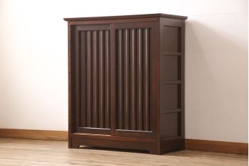 中古　松本民芸家具　落ち着いた佇まいが魅力的なC型下駄箱(収納棚)(定価約23万5千円)(R-053141)
