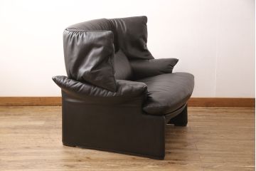 中古　超美品　Cassinaixc.(カッシーナイクスシー)　PORTOVENERE(ポルトヴェーネル)　天然革　くつろぎのひと時に活躍する1人掛けソファ(1P、シングル)(定価約67万円)(R-053142)