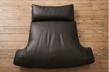 中古　超美品　Cassinaixc.(カッシーナイクスシー)　PORTOVENERE(ポルトヴェーネル)　天然革　くつろぎのひと時に活躍する1人掛けソファ(1P、シングル)(定価約67万円)(R-053142)