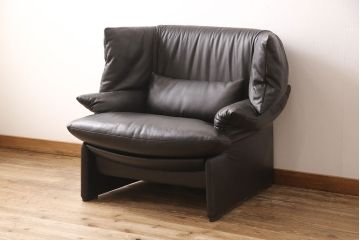 中古　超美品　Cassinaixc.(カッシーナイクスシー)　PORTOVENERE(ポルトヴェーネル)　天然革　くつろぎのひと時に活躍する1人掛けソファ(1P、シングル)(定価約67万円)(R-053142)