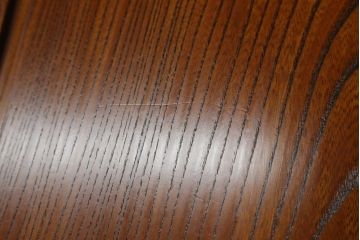 中古　美品　総ケヤキ材　玉杢　漆塗り　品のある佇まいが美しい指物飾り棚(茶棚、収納棚)(定価約140万円)(R-053144)