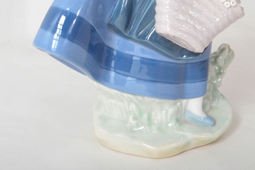 リヤドロ(LLADRO)　甘い花の香り　リンダ　春が来た　2点セット(フィギュリン)(R-053147)