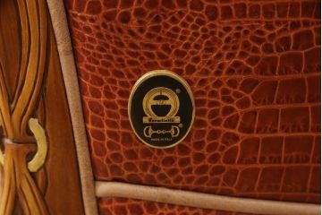 中古　美品　イタリア高級ソファ　Formitalia(フォルミタリア)製　味わいのある本革と凝ったデザインが魅力的な3人掛けレザーソファ(定価約120万円)(三人掛けソファ、3P)(R-053154)(検索ワード:グッチ、GUCCI)