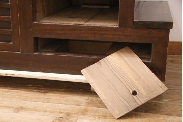 和製アンティーク　ヒノキ材製　多彩な収納が付いた2段重ね階段箪笥(時代箪笥、和タンス)(R-053157)