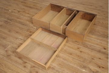 和製アンティーク　ヒノキ材製　多彩な収納が付いた2段重ね階段箪笥(時代箪笥、和タンス)(R-053157)